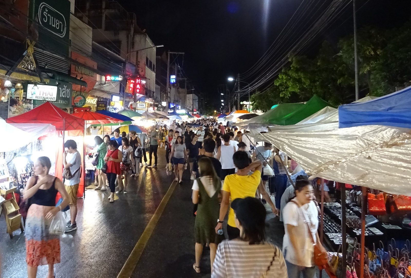 치앙마이 태국 풍경 - Chiang Mai Sunday Night Market 1.jpg