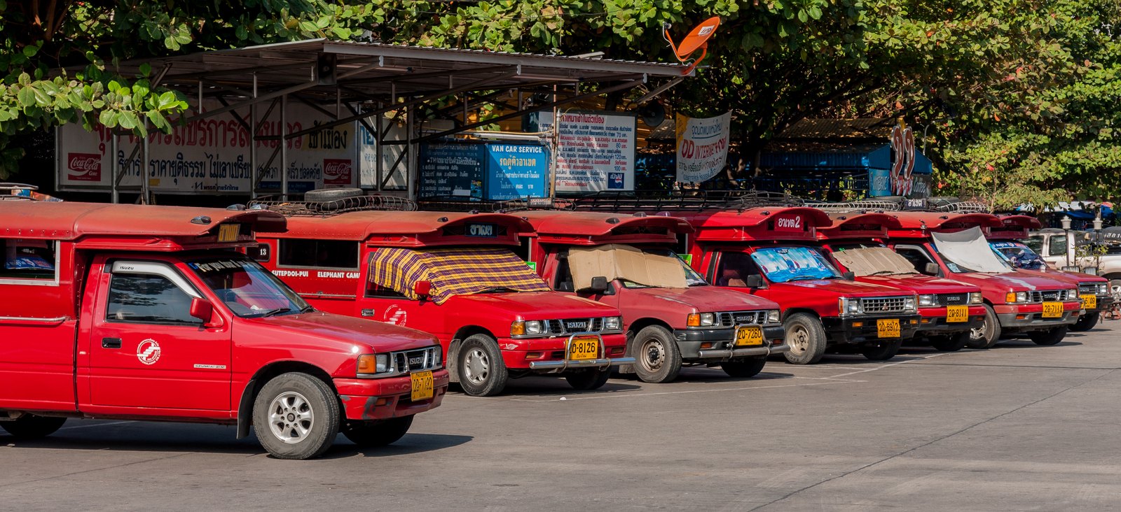 치앙마이 태국 풍경 - Chiang-Mai Thailand Taxis-at-Arcade-Bus-Station-01.jpg